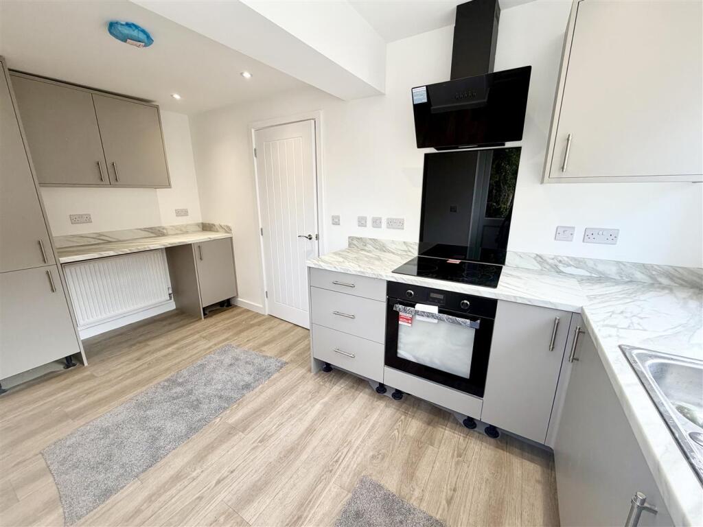 House in Swindon - View 5