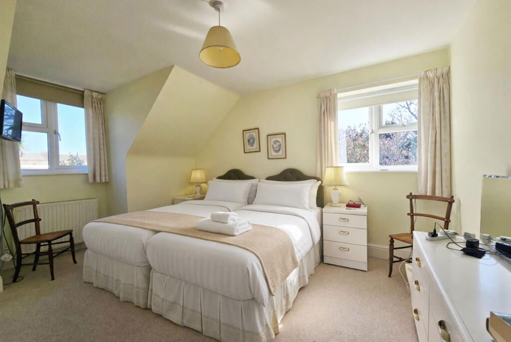 House in Southampton - View 5