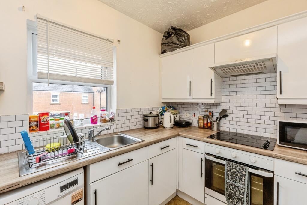 Apartment in Weston-super-Mare, Locking Castle - View 4