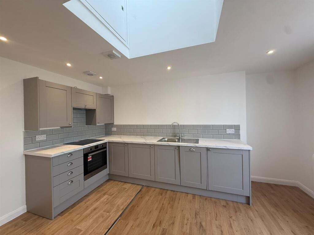 Main image of property: 26 New Street, Worthing, BN11 3BT