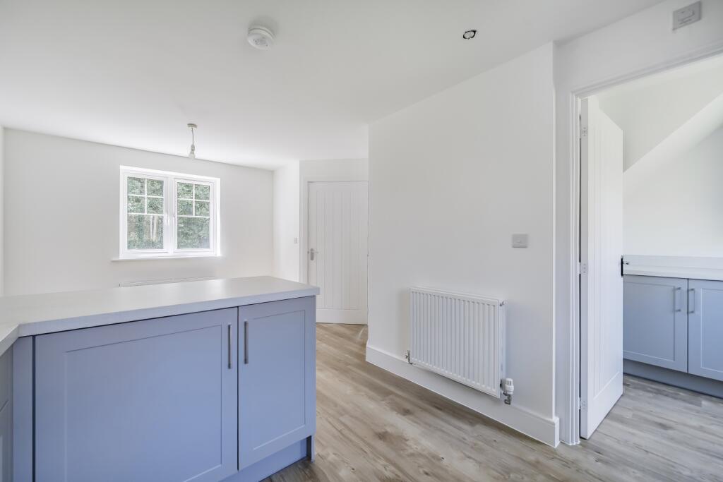 House in Thatcham, West Berkshire - View 4
