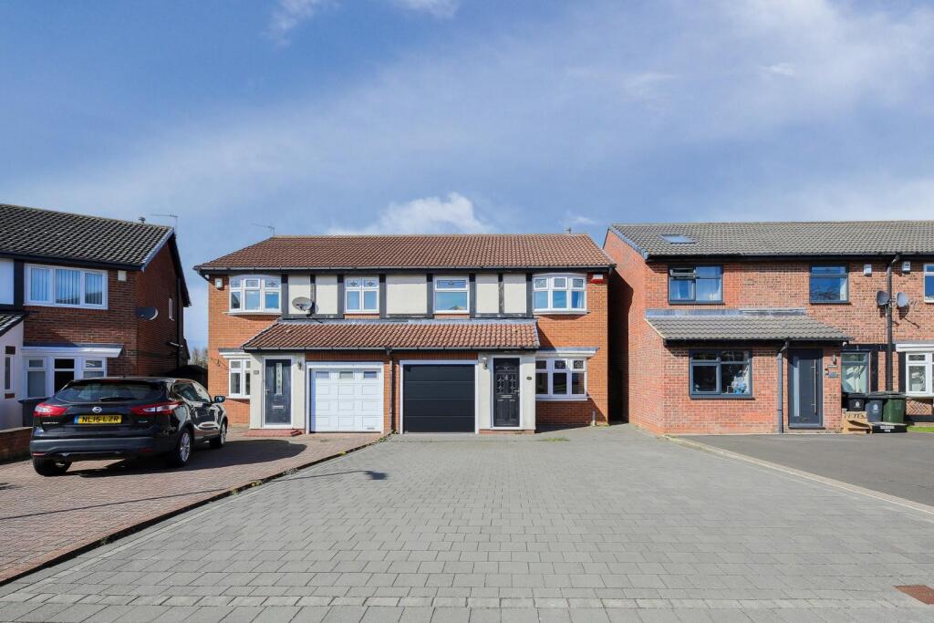 Main image of property: Edgemount, Killingworth, NE12