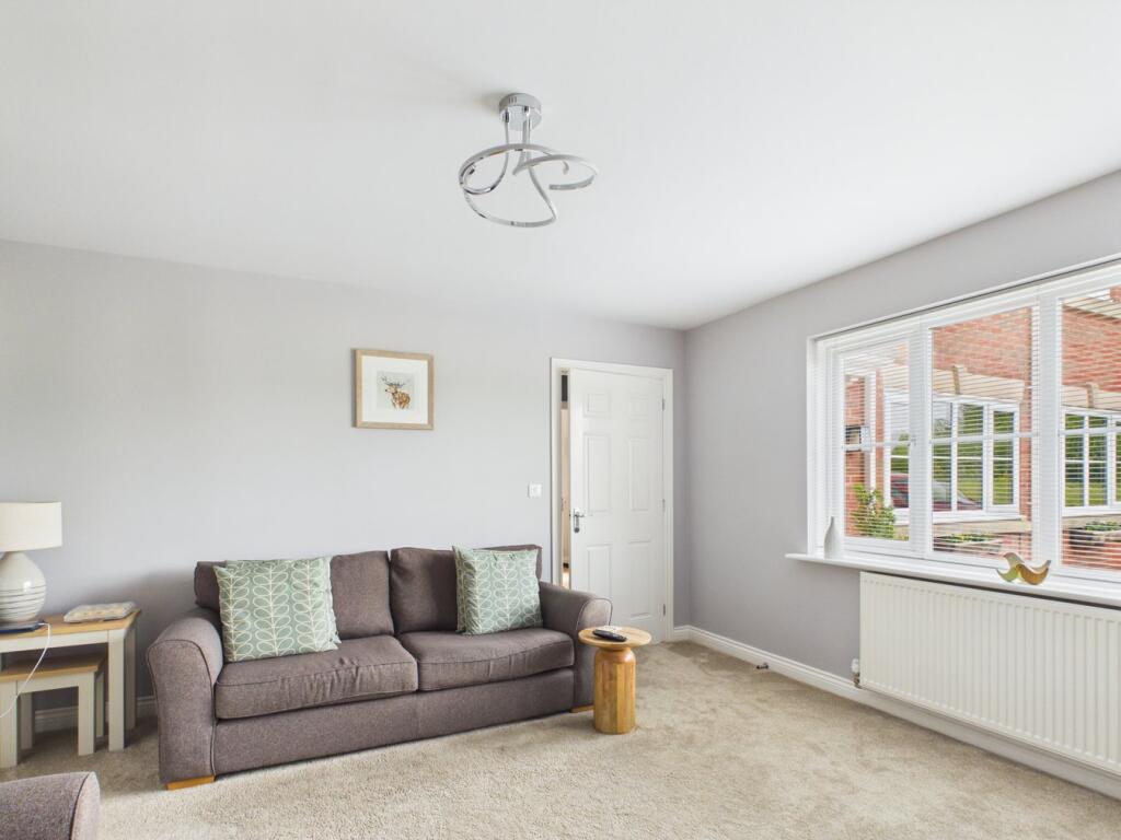 Old School Drive, Edwinstowe, Mansfield, NG21 photo 4