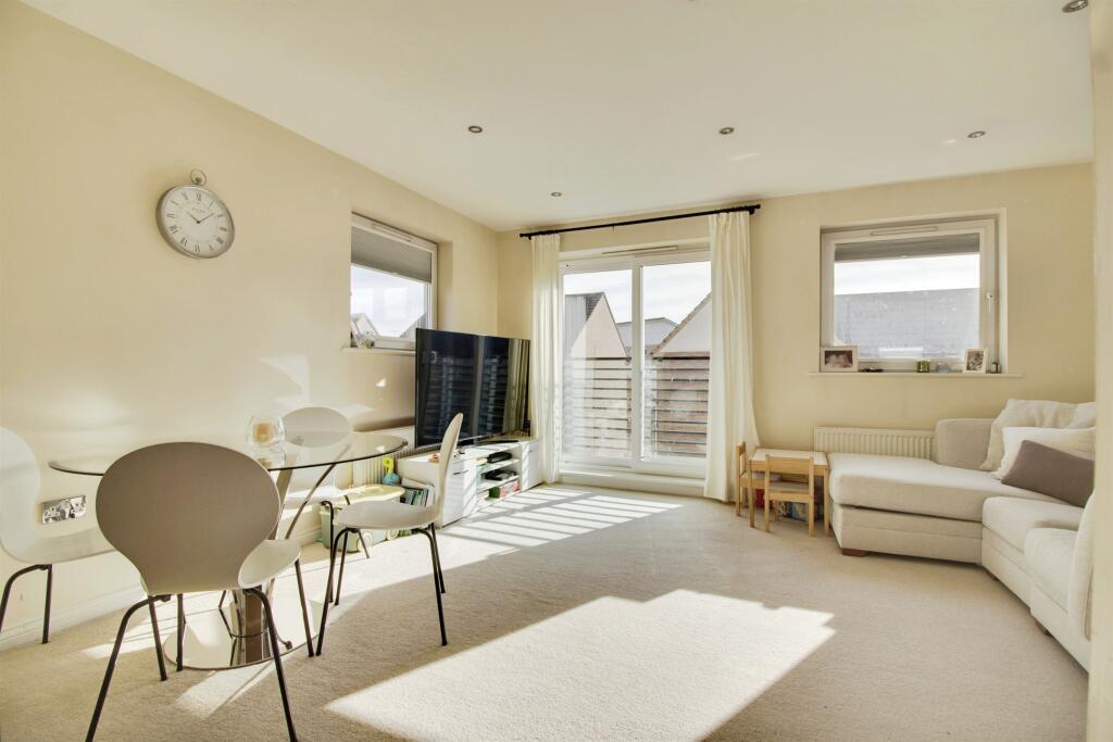 Main image of property: Eddington Crescent, WELWYN GARDEN CITY
