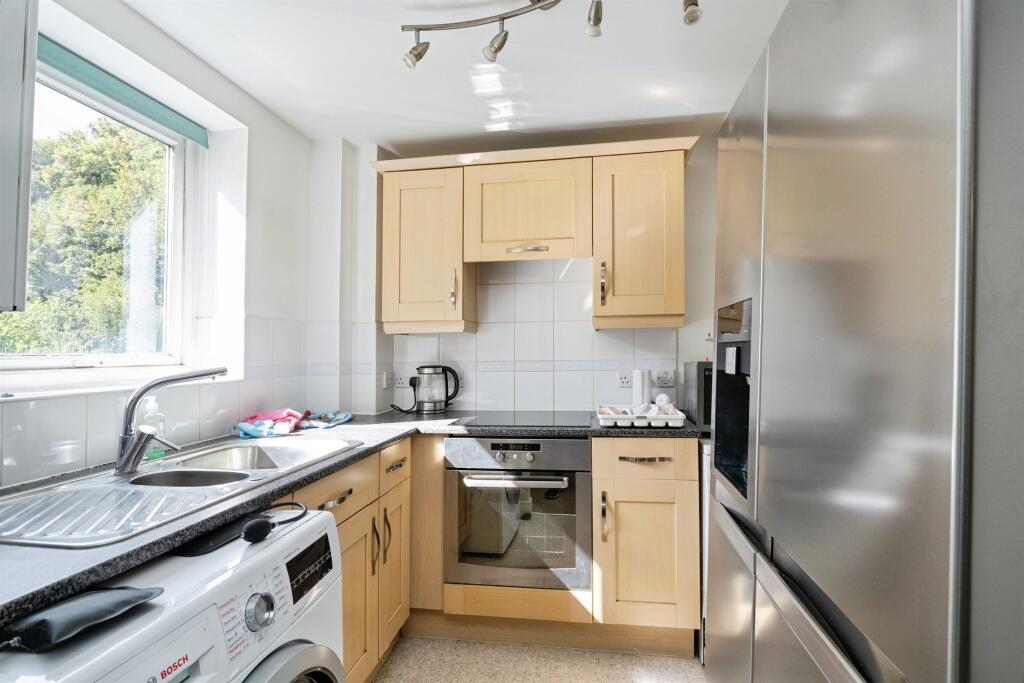 Apartment in Tonbridge - View 3