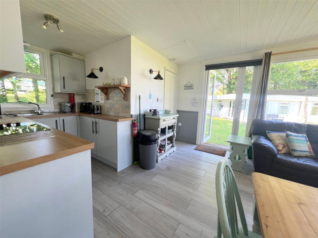 Roch, Haverfordwest, Pembrokeshire, SA62 photo 4