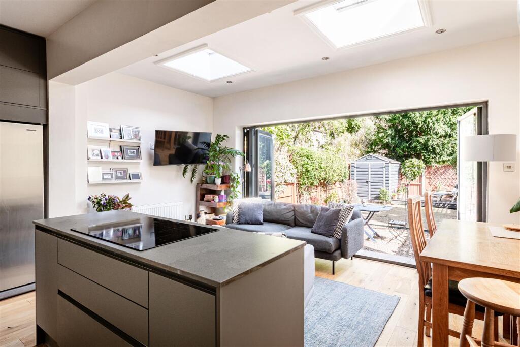 House in London - View 5