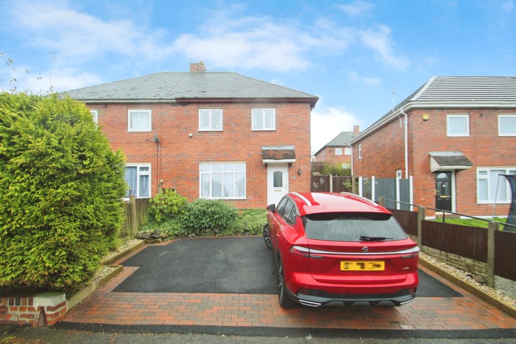Main image of property: Lane Farm Grove, Sneyd Green, Stoke-on-Trent, ST1