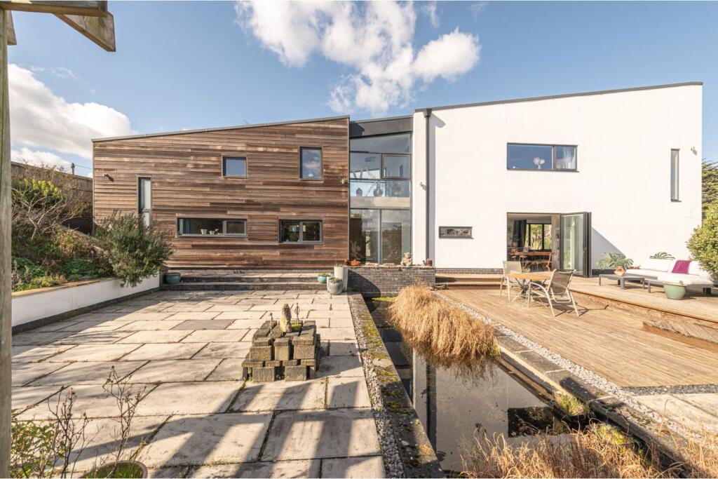 Main image of property: Top Road, Doncaster, DN3