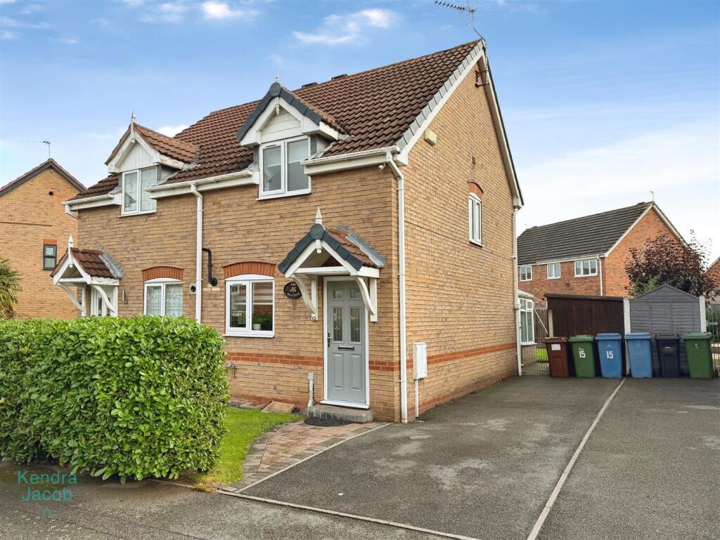 2-bed semi-detached on Wallingbrook Rise, Worksop, £175,000