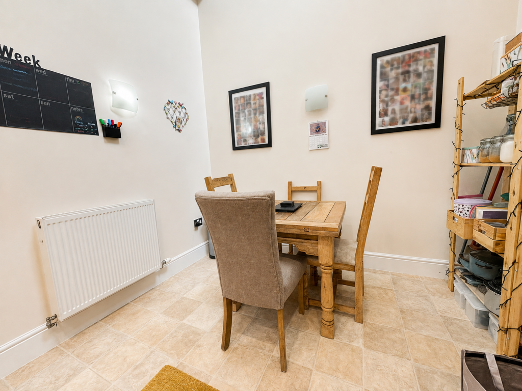 House in Bradford, Ferncliffe, Bingley - View 4
