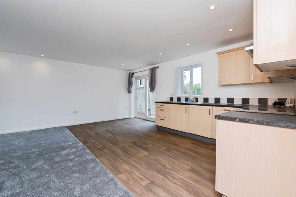 Apartment in Bristol, Withywood - View 3