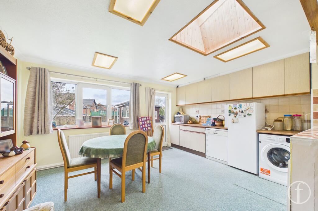 Arundel Drive, Fareham, PO16 photo 4