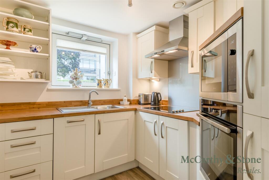 Apartment in Cotswold, Chesterton, Cirencester - View 5