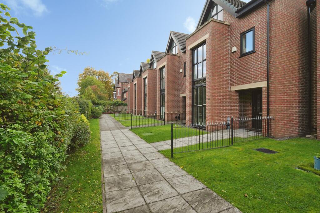 5-bed house on Manchester Road, Manchester, M27, £450,000
