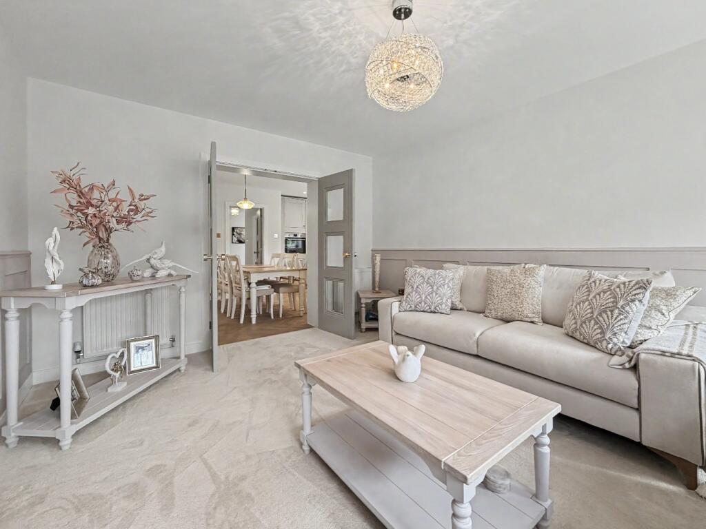 House in Long Buckby, West Northamptonshire - More