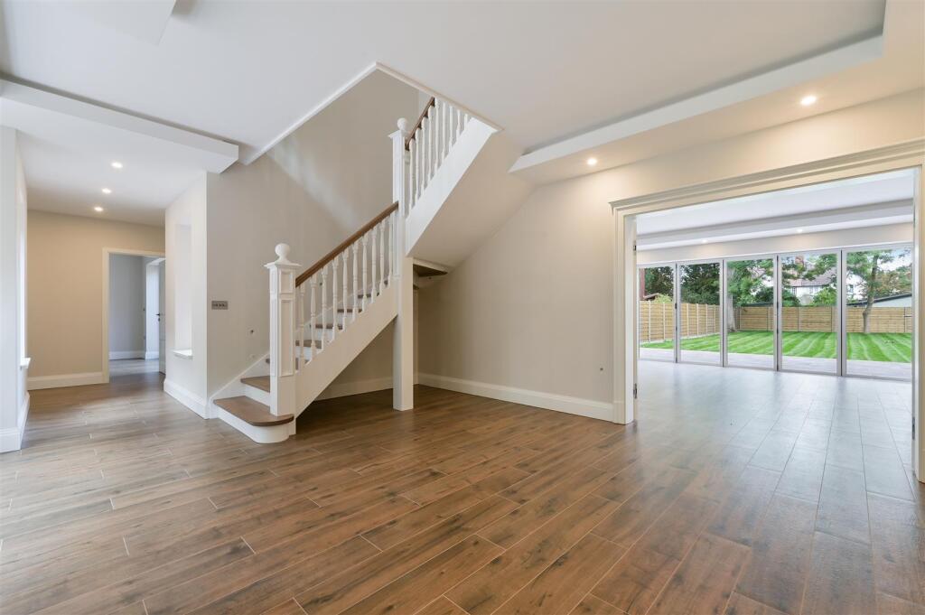 House in Twickenham - More