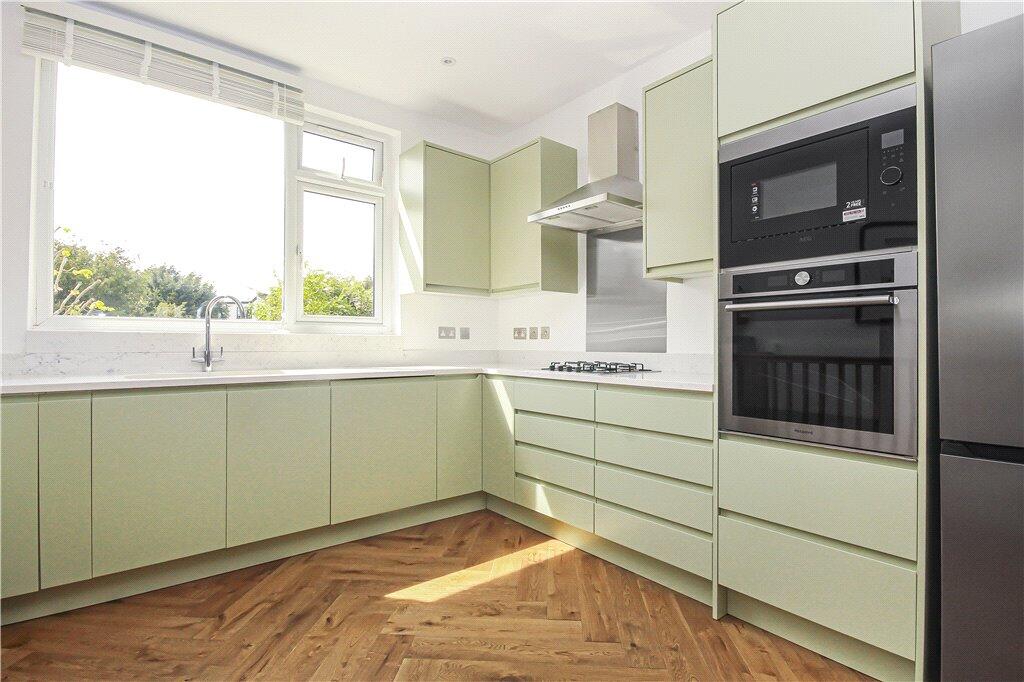 House in London - View 5