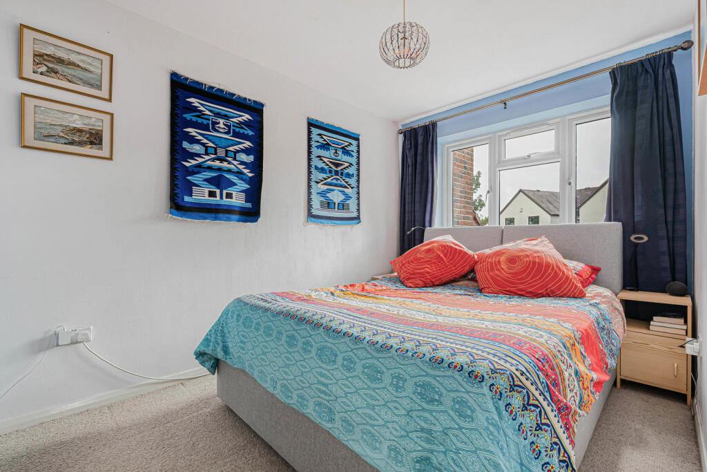 House in Hemel Hempstead - More
