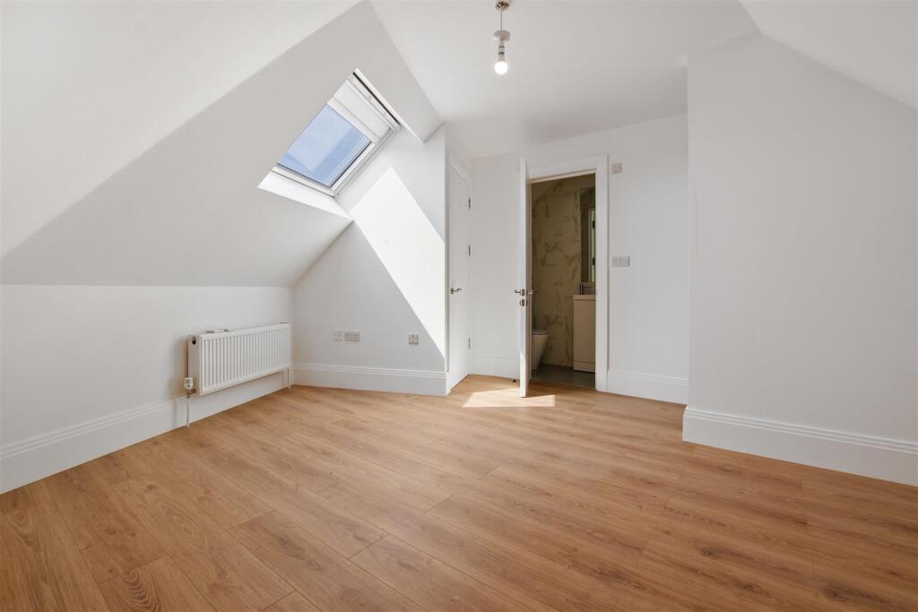 Apartment in Twickenham - View 5