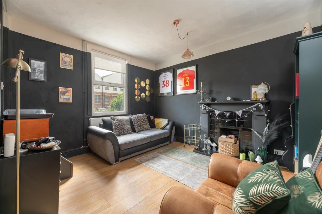 North Parade, Otley - View 3