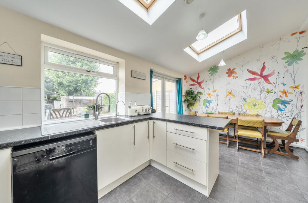 House in Dartford - View 4