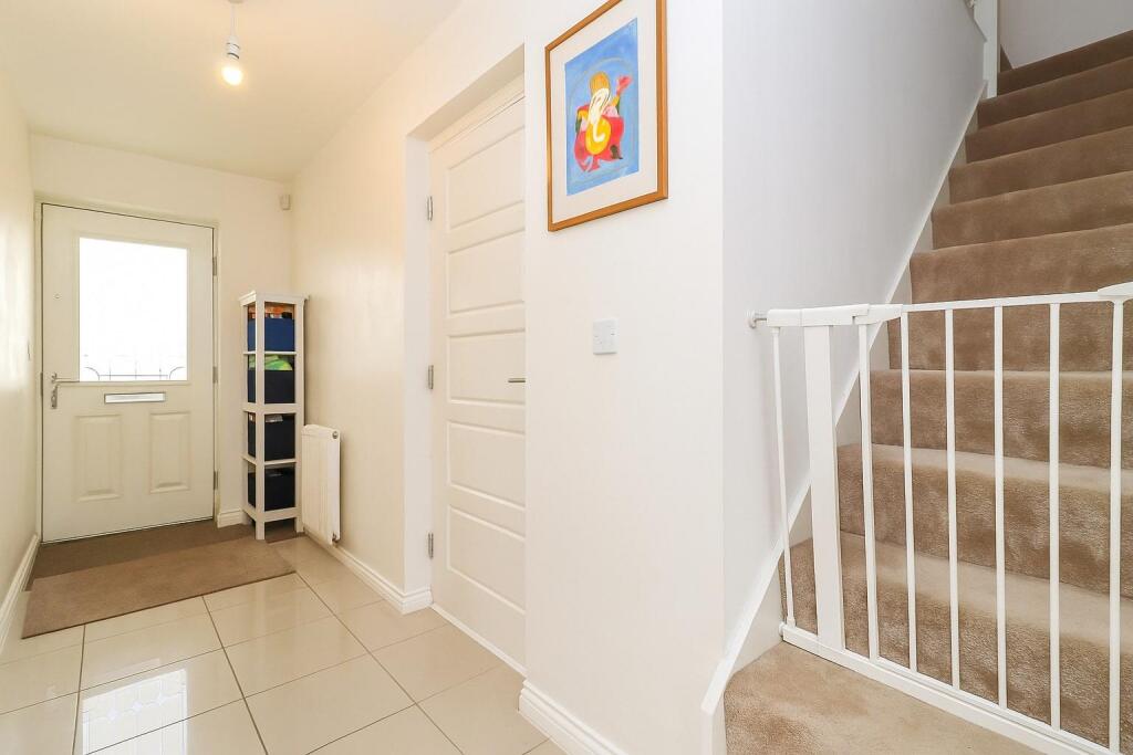 House in Wakefield - View 4