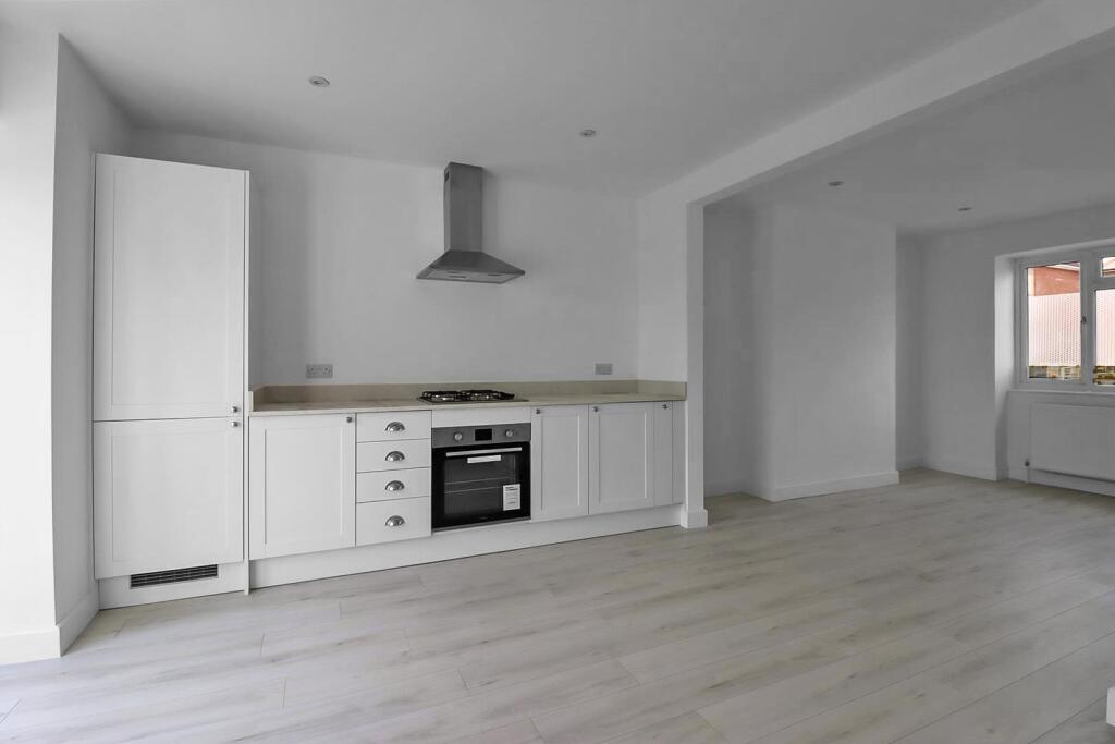 House in Kettering, North Northamptonshire - View 5
