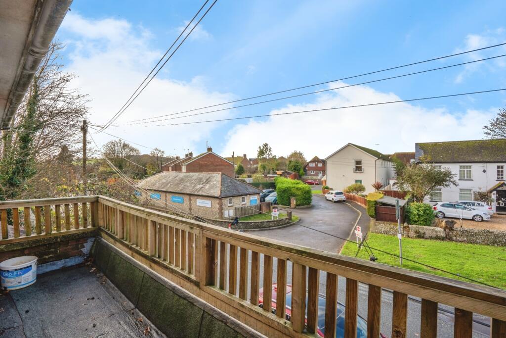 South Lane, Clanfield, Waterlooville, Hampshire, PO8 photo 3