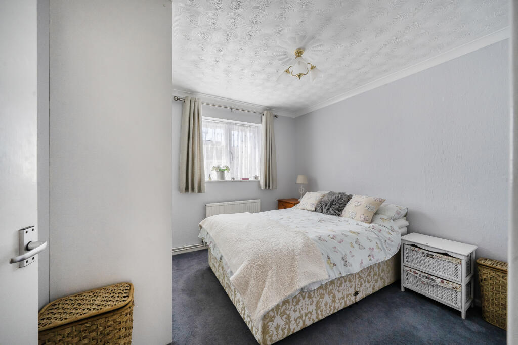 Alnwick, Toothill, Swindon, SN5 - More