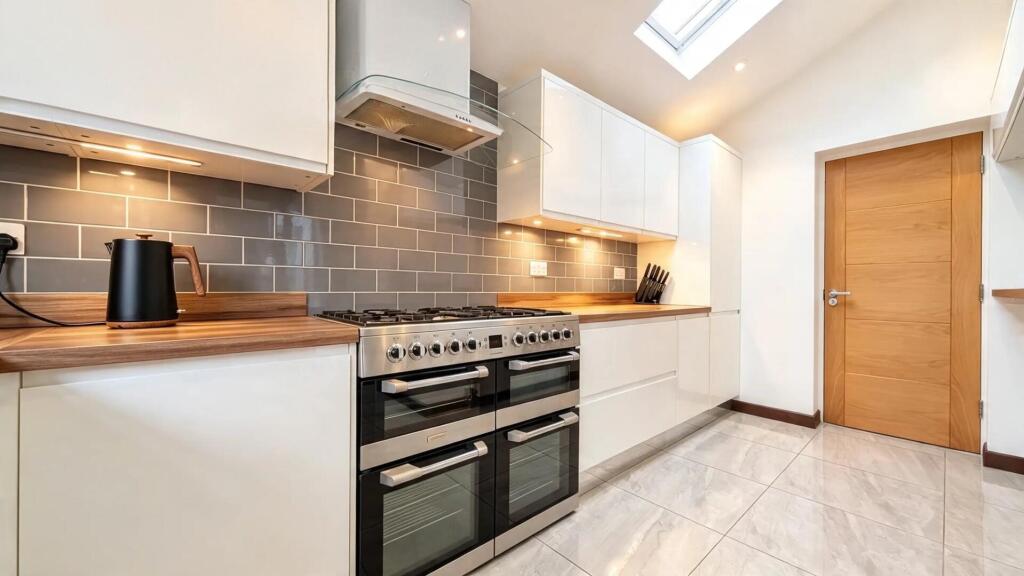 House in Taunton - View 5