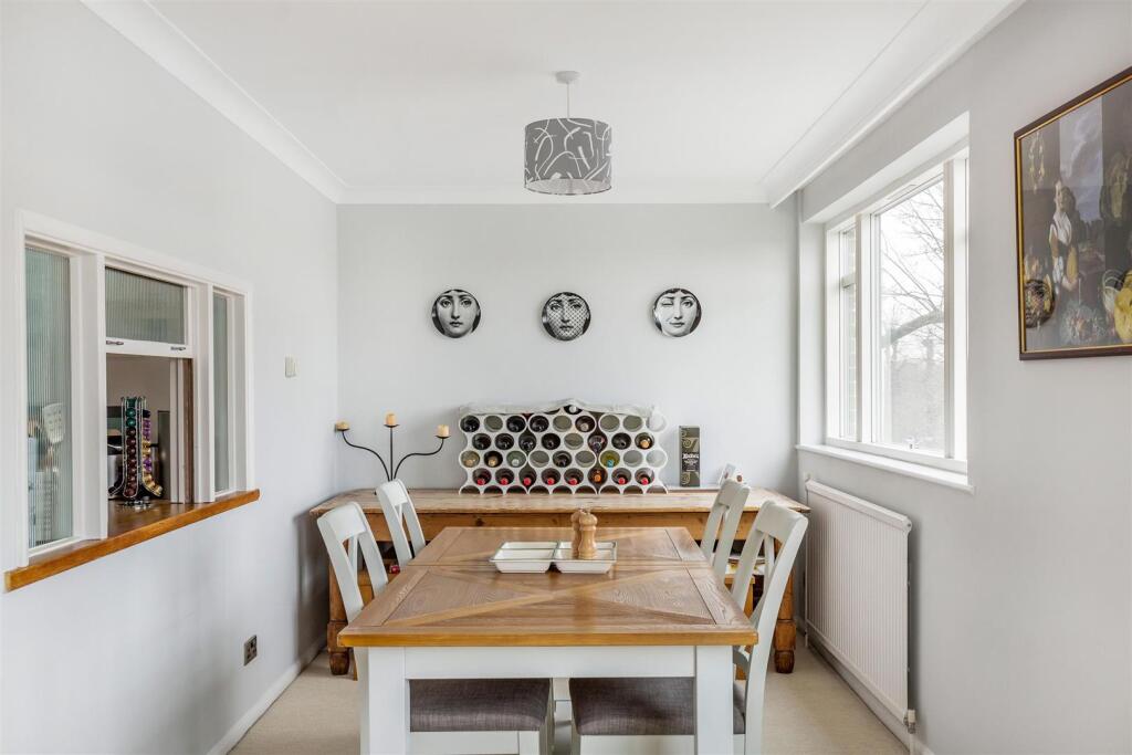 Apartment in London, Mortlake - View 3