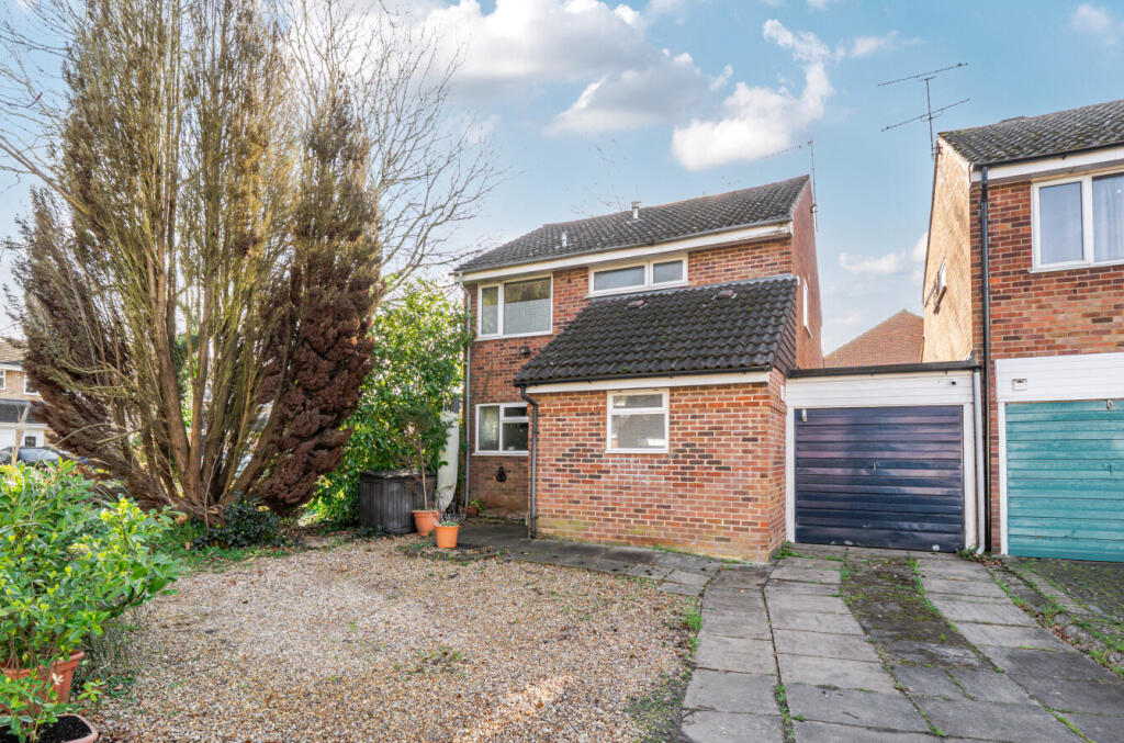 Main image of property: Upton Close, Farnborough, Hampshire, GU14