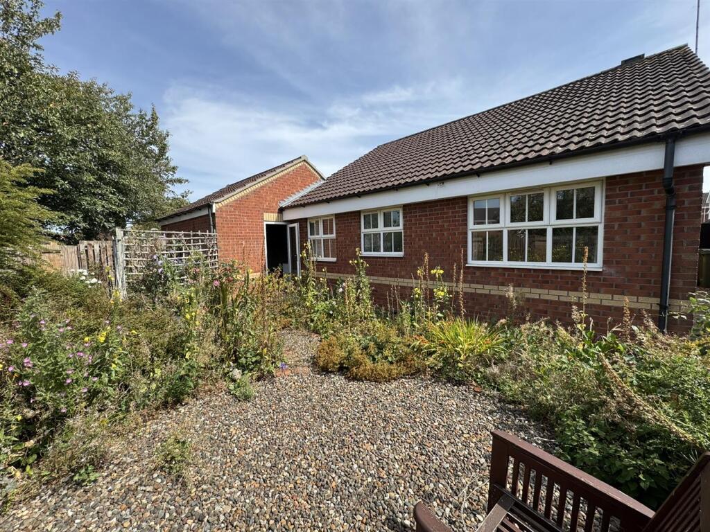Tadman Close, Beverley photo 3
