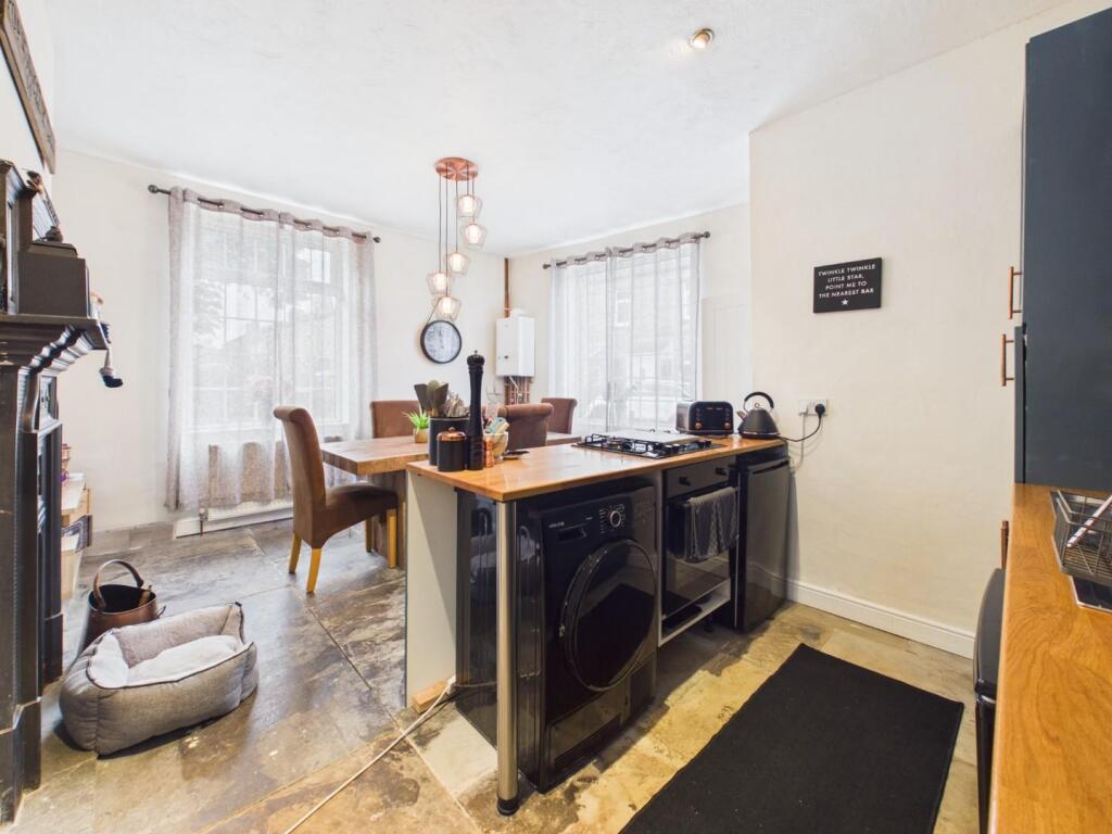 House in Bradford, New Brighton, Bingley - More
