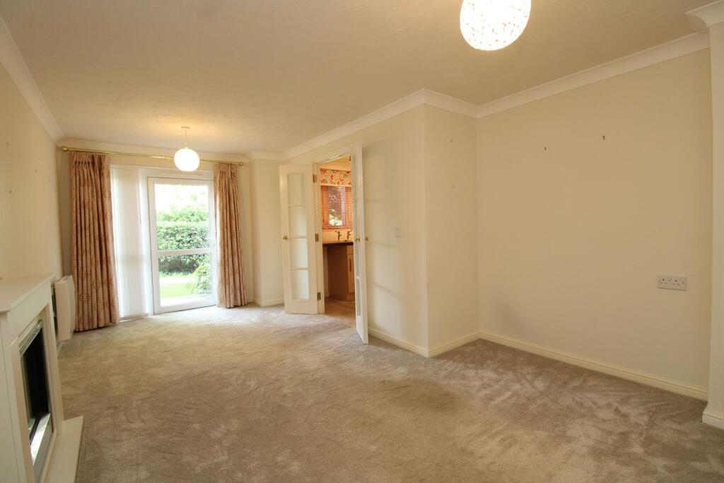 Albany Court,  Polsham Park, Paignton photo 2