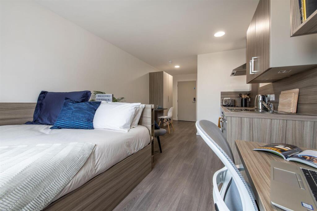 Apartment in Sheffield, Hollis Croft, City Centre - View 3