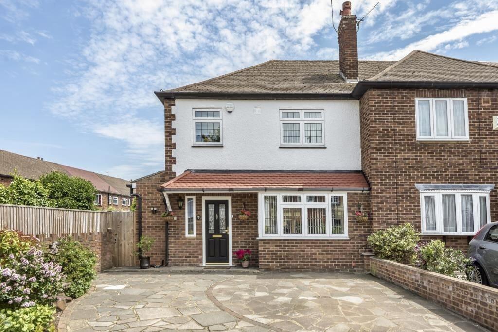 Main image of property: Grove Park SE12