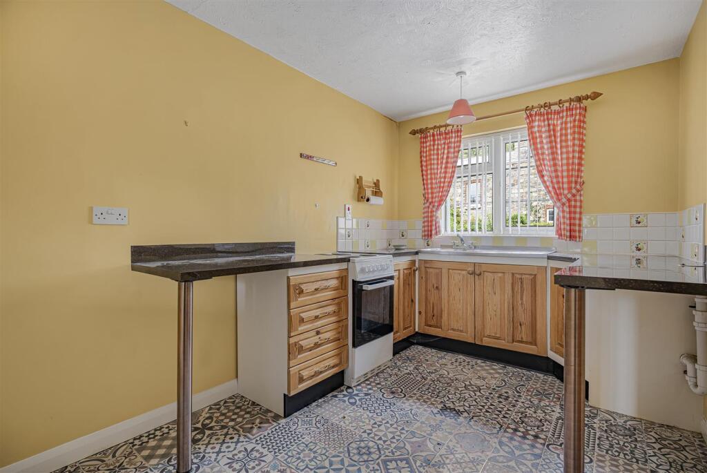House in Plymouth - View 5