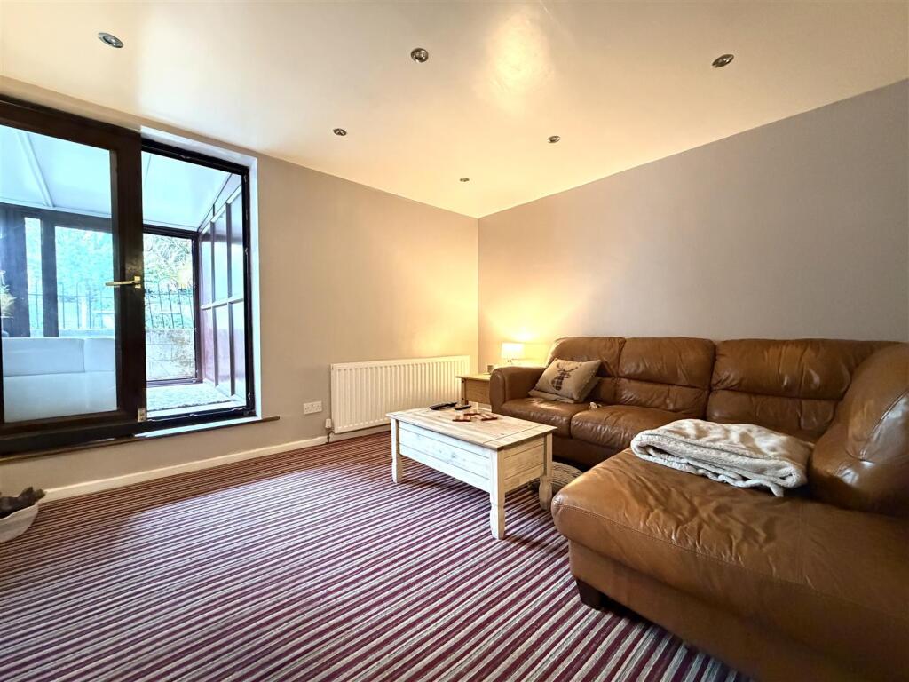 Burnett Rise, Queensbury, Bradford photo 3