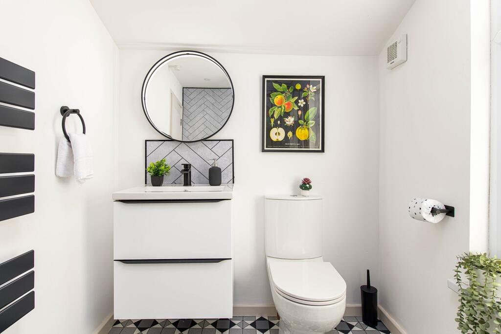 Main image of property: Avon Park Crofts End, Bristol, BS5