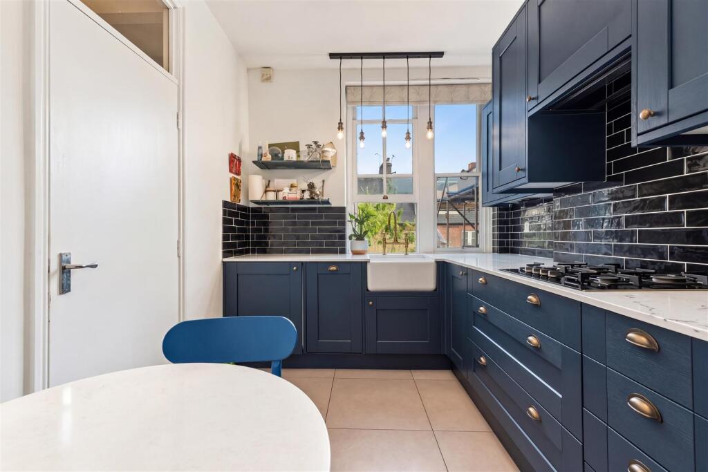 Apartment in London - View 3