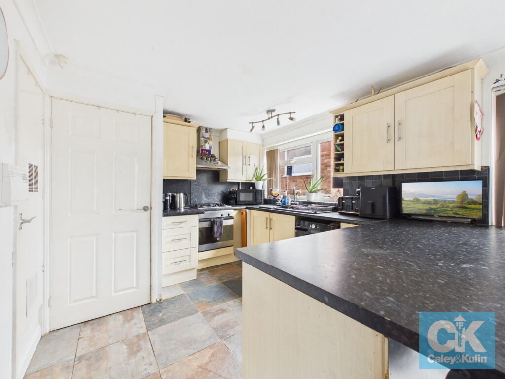 House in Stoke-on-Trent - More
