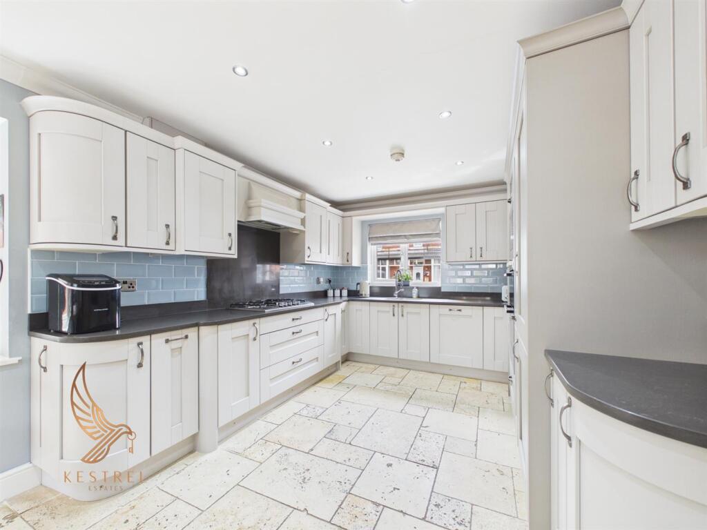 House in Wakefield - View 4