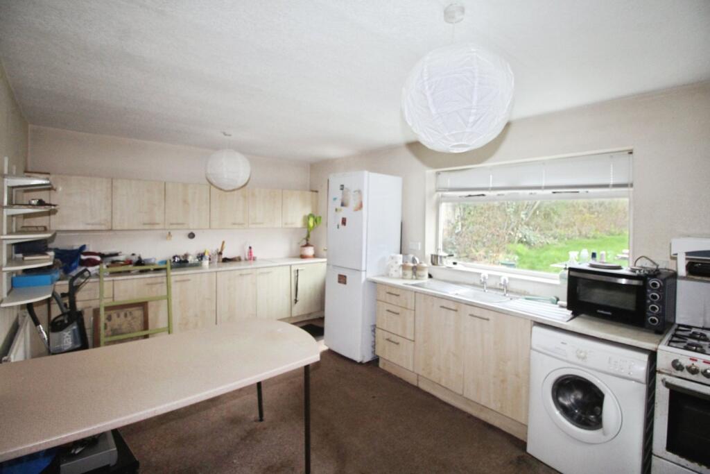 Rein Road, Tingley, Wakefield, West Yorkshire, WF3 photo 4