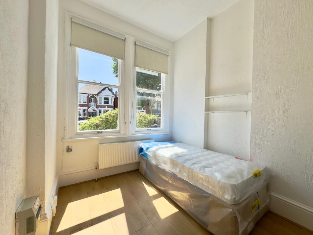 Apartment in London, Willesden Green, Mapesbury