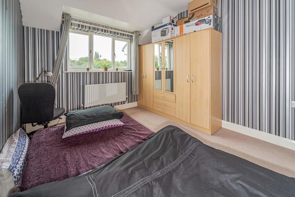 Apartment in Welwyn Hatfield, Hertfordshire - View 4