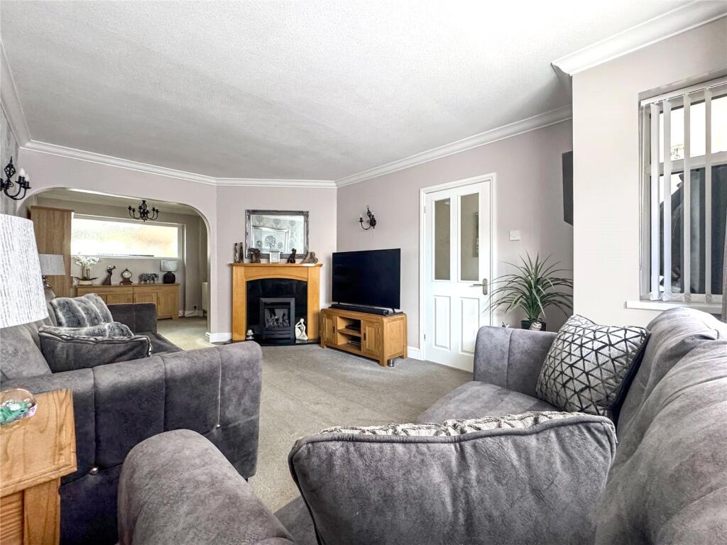 Queensgate Drive, Birstall, Leicester, Leicestershire, LE4 photo 3