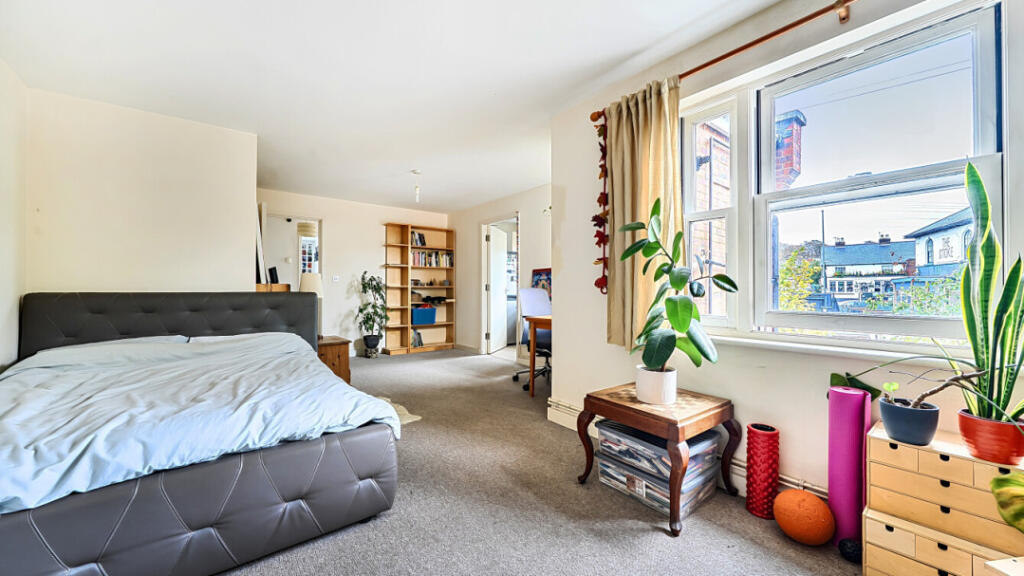 Apartment in Guildford - View 4
