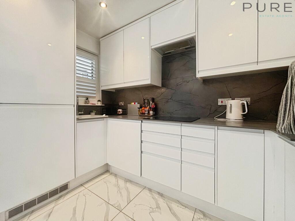 House in Southampton - More